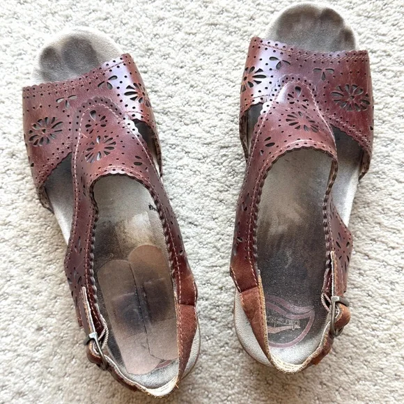 Dansko Sakura Brown Cutout Leather Slingback Block Heel Sandals CLOGS wedges 9.5 - Picture 9 of 11